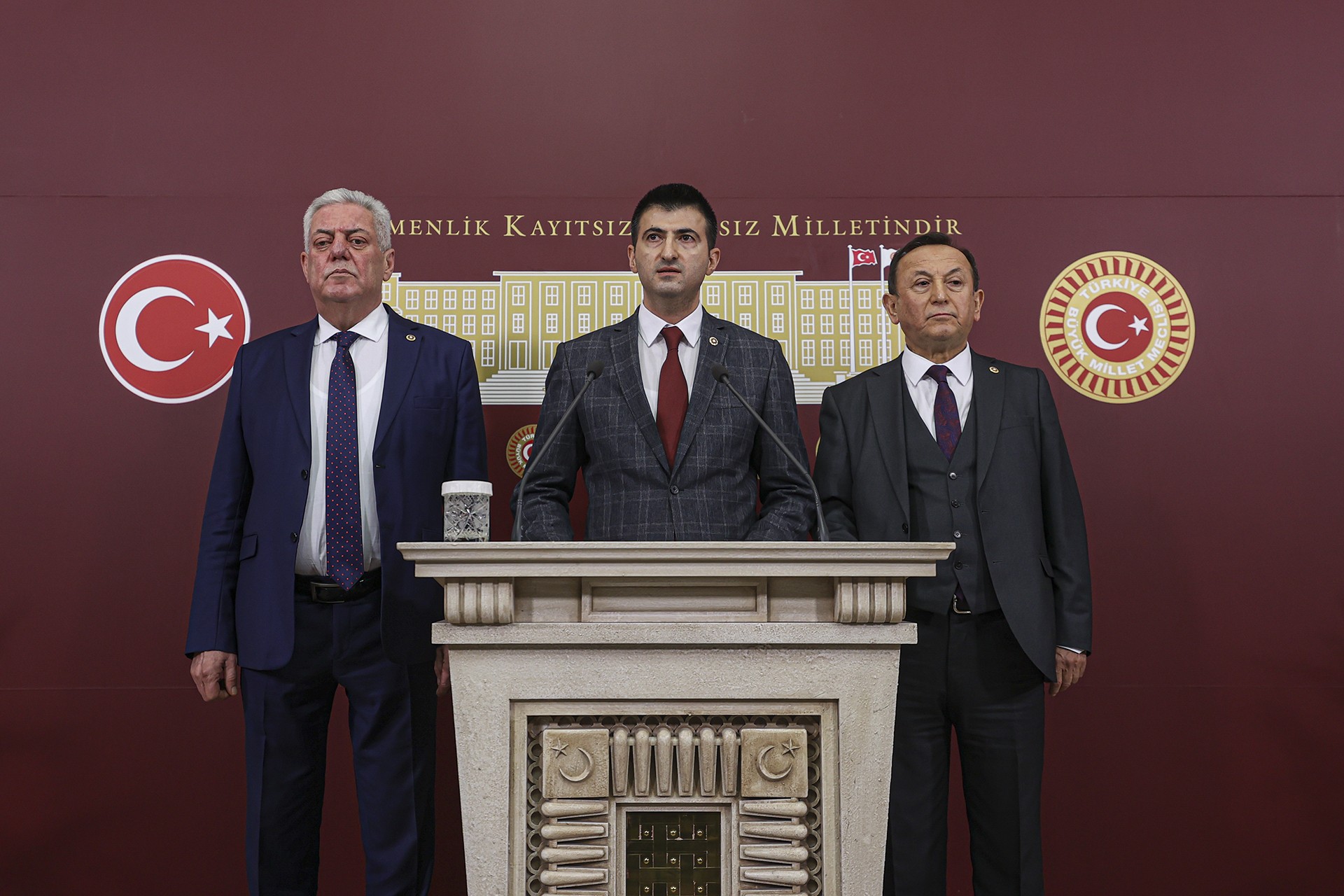 CHP'den istifa eden Çelebi, vekillikten istifa şartını açıkladı