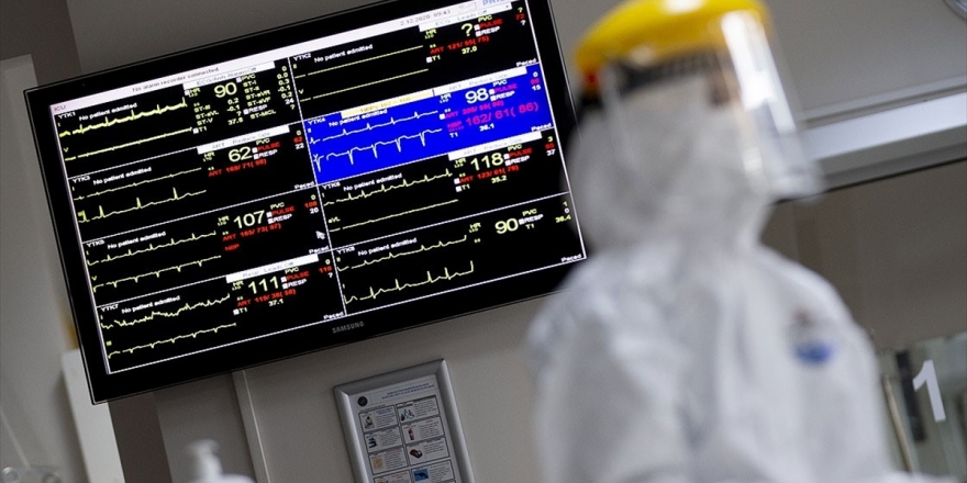 Türkiye'de Son 24 Saatte 6 Bin 562 Kişinin Kovid-19 Testi Pozitif Çıktı, 128 Kişi Hayatını Kaybetti