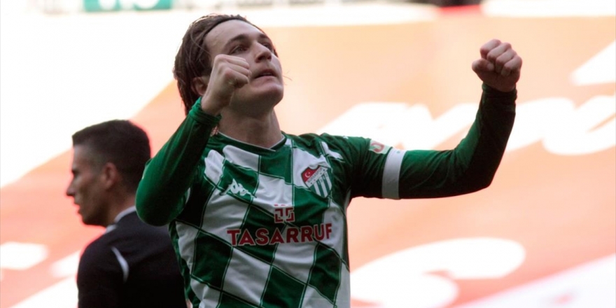 Eintracht Frankfurt Ali Akman’ı Transfer Etti