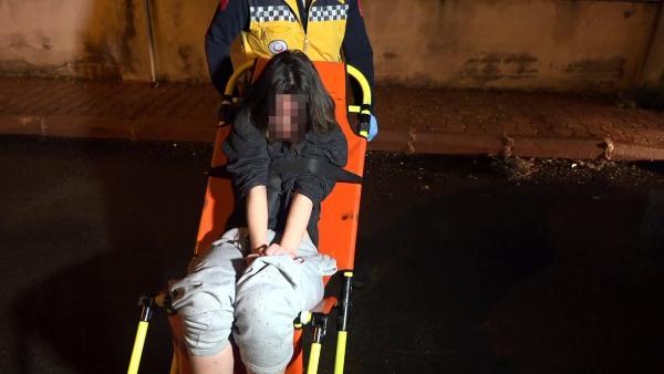 Ekipler, bir süredir haber alınamayan genç kızı evinde yüzü kanlar içinde buldu