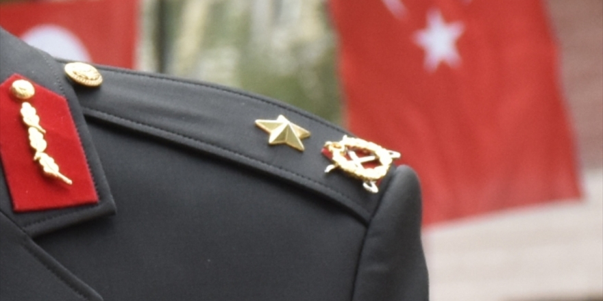 Emekli Tuğgeneral Rütbesini Fetö Elebaşının Taktığını İtiraf Etti