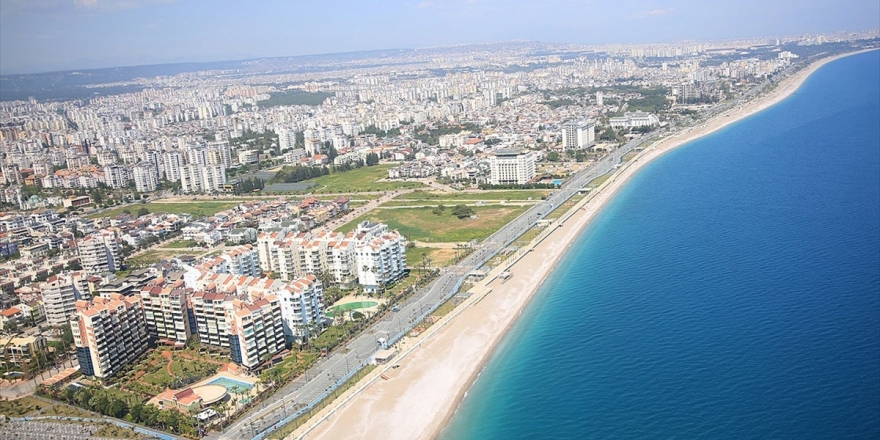 Türkiye'de Yatırım Yapan Yabancıların Yüzde 93'ü Gayrimenkulü Elinde Tutuyor