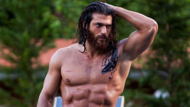 Can Yaman, İtalyan sevgilisiyle yaşadığı aşkı ilk kez belgeledi