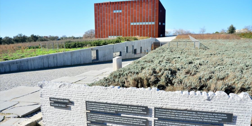 Troya Müzesinin Perdeleri 'Restorasyon Ve Konservasyon' Çalışmaları İçin Ziyaretçilere Açılıyor