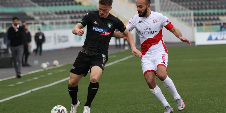 Antalyaspor'la Berabere Kalan Denizlispor Son Sıradan Kurtulamadı