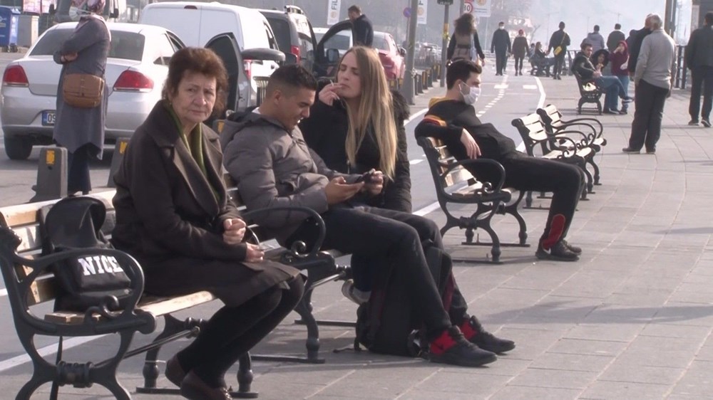 Kısıtlama yokmuş gibi! İstanbul'da sahiller doldu taştı