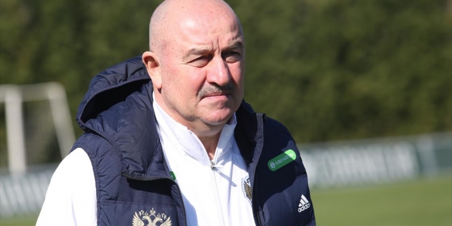 Rusya A Milli Futbol Takımı Teknik Direktörü Cherchesov'dan Antalya'daki Kovid-19 Tedbirlerine Övgü