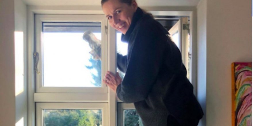 Hangi ülke başbakanı evinde cam siliyor?