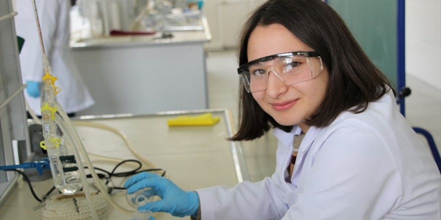 Geleceğin Bilim Kadınları Tübitak Destekleriyle Yetişiyor