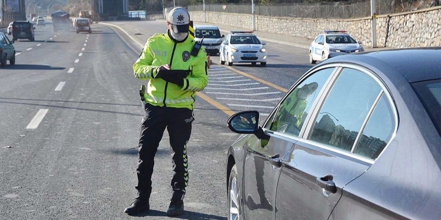 3 Bin 549 Araç, Motosiklet Ve Traktör Trafikten Men Edildi