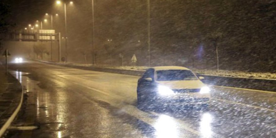 İstanbul'da kar yağışı başladı