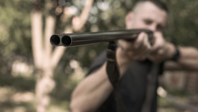 8 yıl önce ağabeyini öldüren amcasını tüfekle vurdu