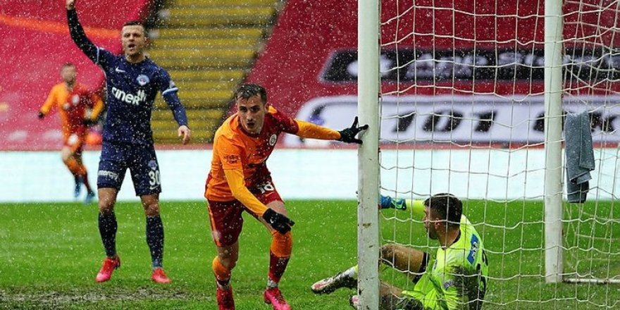 Kasımpaşa'da kıran kırana maç! Zirve karıştı