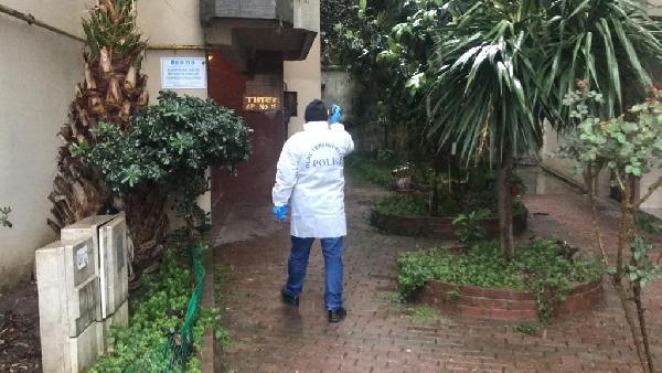 Odasına kendisini asarak yaşamına son verdi