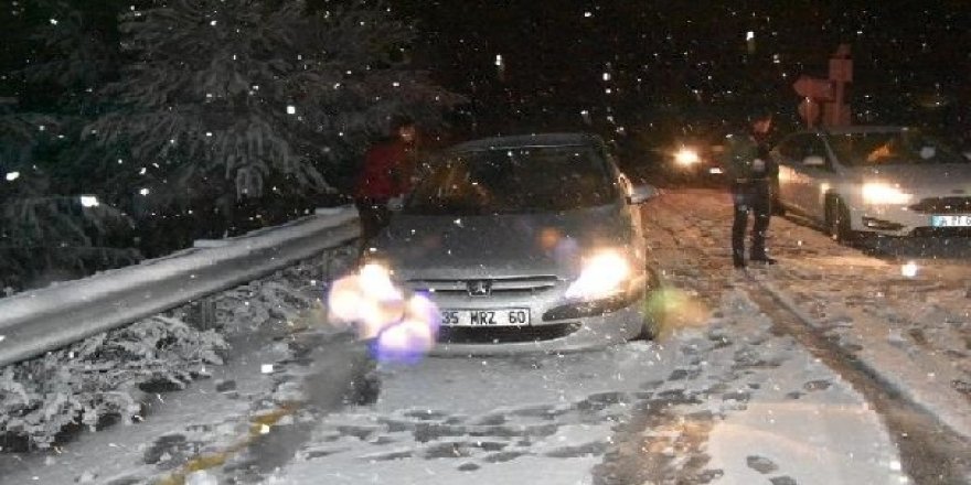 İzmir'de Kar başladı