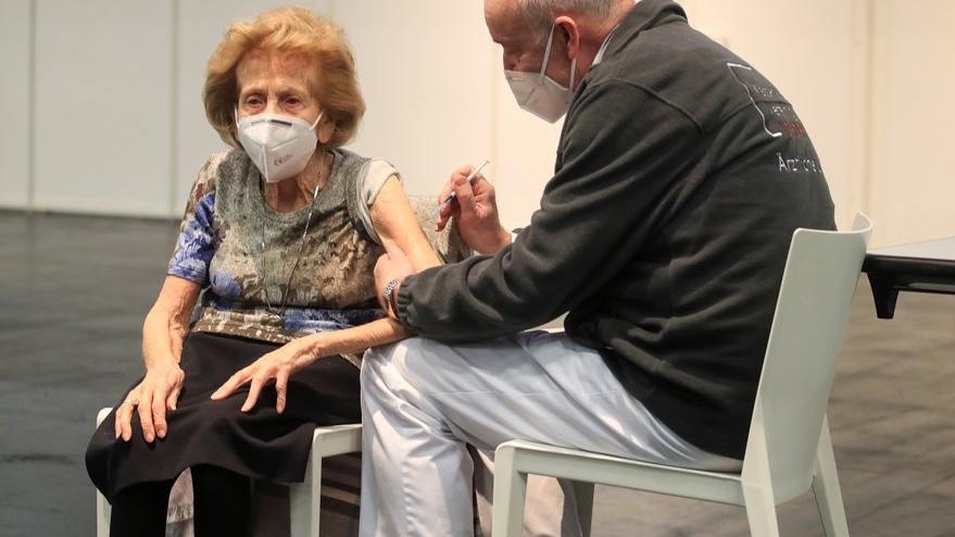 Almanya’da corona aşısı paniği büyüyor: 14 yaşlı daha öldü