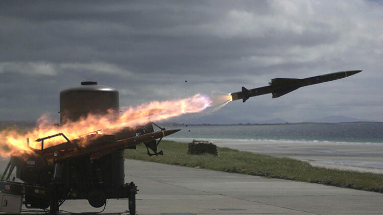 Hemen durdurun! İngiltere'de Rusya ve Çin'e karşı alarm...