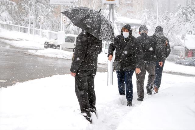 Meteoroloji'den çok sayıda ile sarı ve turuncu kodlu uyarı: Kar çok yoğun yağacak