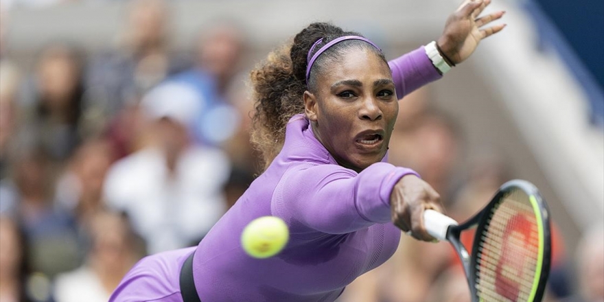Serena Williams Avustralya Açık'ta Yarı Finale Çıktı