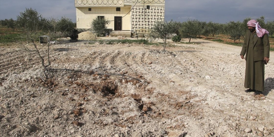 Münbiç'te Yuvalanan Ypg/pkk'lı Teröristler, Sivil Yerleşimlerdeki Mezarlıkları Havan Toplarıyla Hedef Alıyor