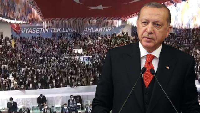 Cumhurbaşkanı Erdoğan'dan "Pandemiye rağmen kalabalık kongreler yapıyorlar" eleştirilerine yanıt