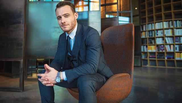 Kerem Bürsin, 56 kez kullandığı sözle sosyal medyanın diline düştü