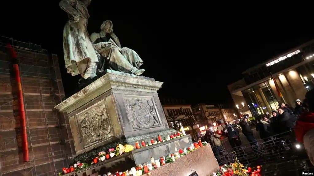 Almanya'da Irkçı Saldırının Birinci Yıldönümünde Ölenler Anılıyor