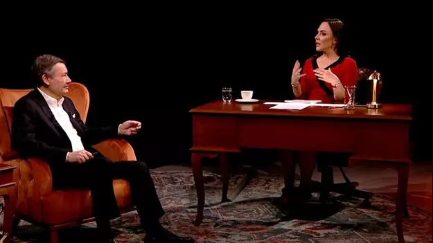 Buket Aydın'dan Melih Gökçek'e en çok merak edilen 2 soru