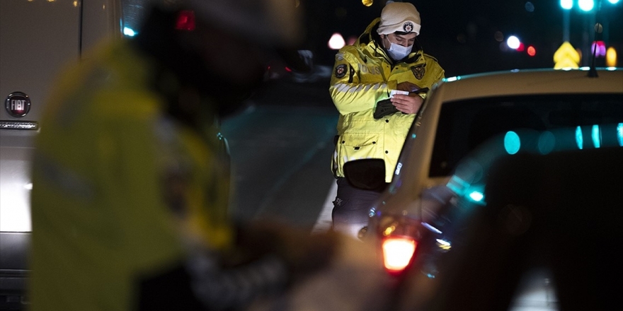 Sokağa Çıkma Kısıtlamasını İhlal Eden 31 Bin 197 Kişi Hakkında İşlem Yapıldı