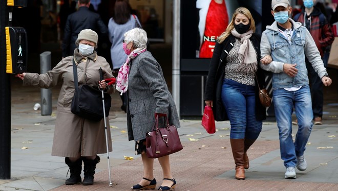 İngiltere'de son 144 günün en düşük günlük Covid-19 vaka sayısı açıklandı