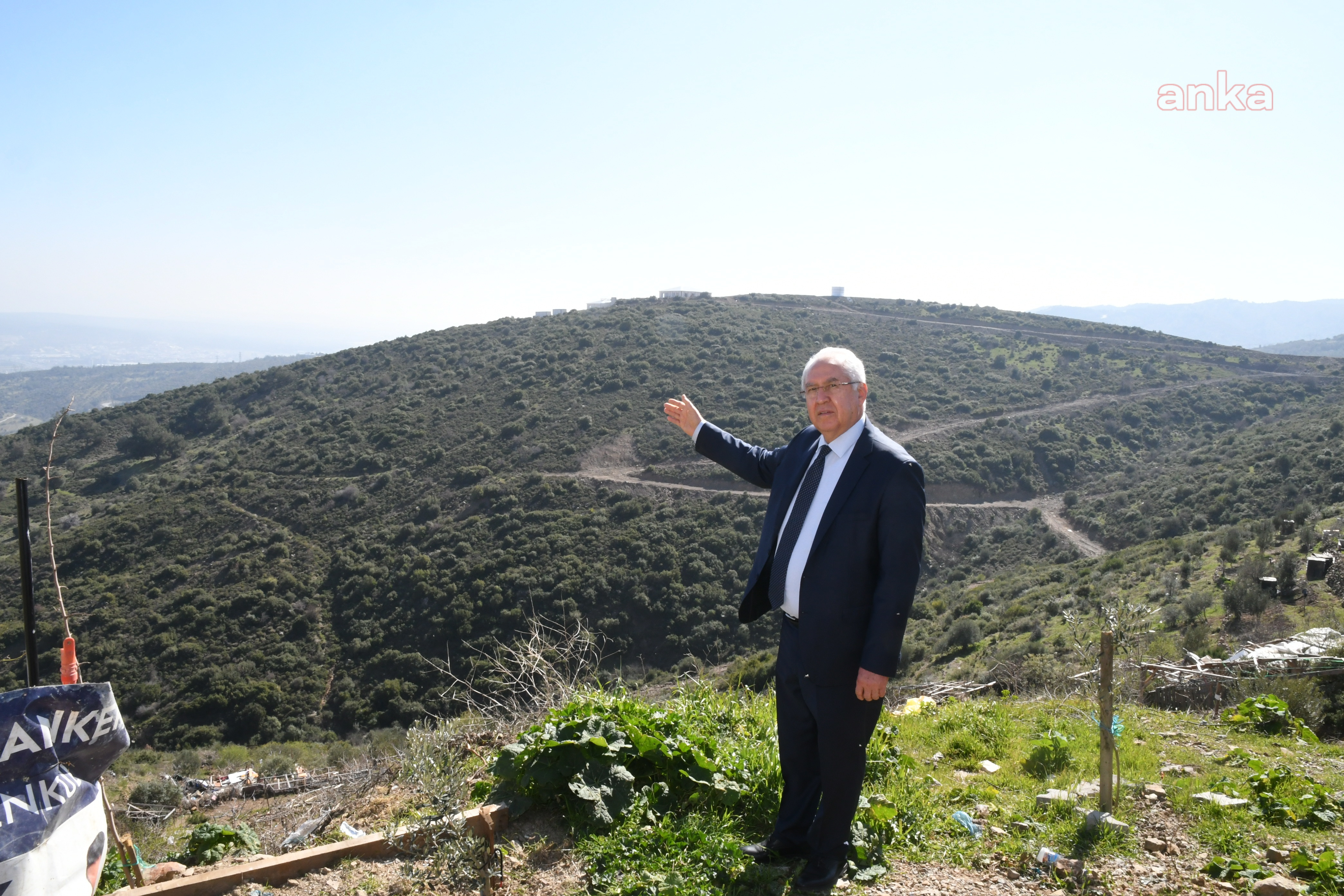 Üniversite Kampüsündeki TOKİ İzmir'i karıştırdı