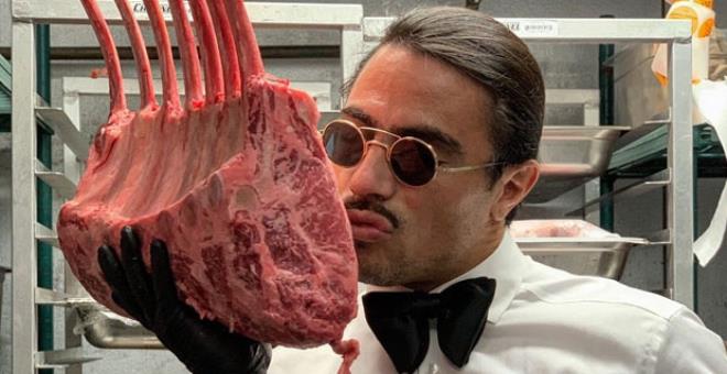 Etle şov yapan Nusret, bu kez takipçilerinin hiç alışık olmadığı bir paylaşım yaptı