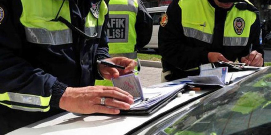 Sokağa çıkma kısıtlamalarına uymayan 39 bin 604 kişiye ceza