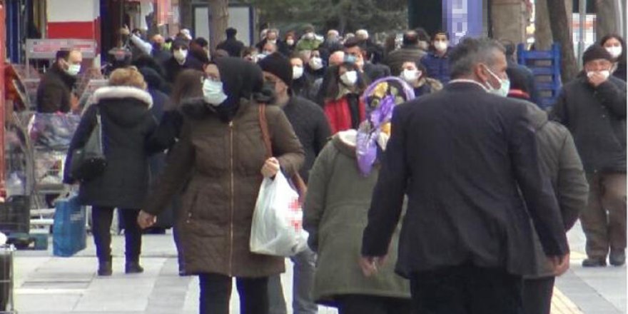 Vaka artışına rağmen Tokat'ta cadde ve sokaklarda yoğunluk
