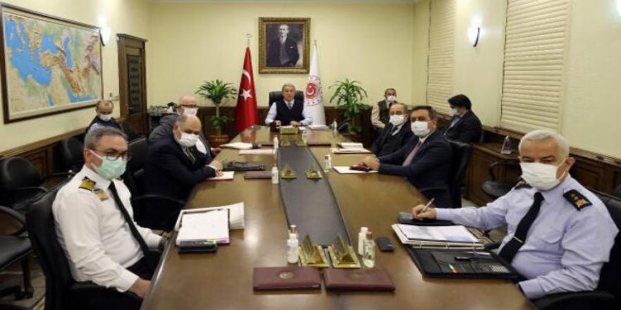 Bakan Akar, kuvvet ve birlik komutanlarıyla toplantı yaptı