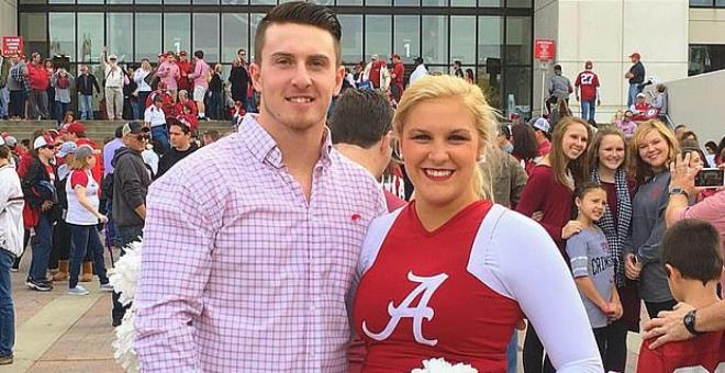 Öğrencisiyle ilişkiye girdikten sonra polise teslim oldu