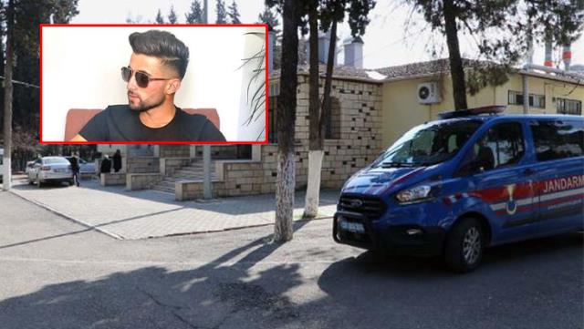 El frenini çekmeden park ettiği traktörün altında kaldı.