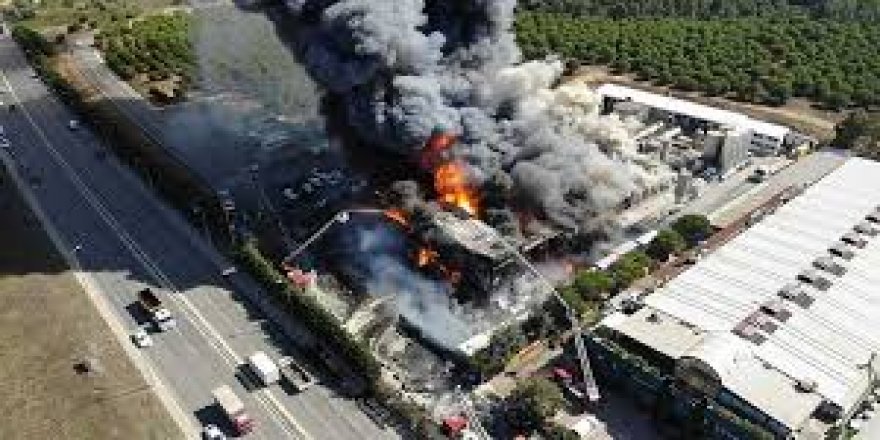 Tuzla'daki büyük yangından acı haber: 2 kişinin cansız bedenine ulaşıldı
