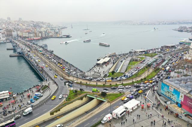 İstanbul'da trafik yoğunluğu %76'yı buldu