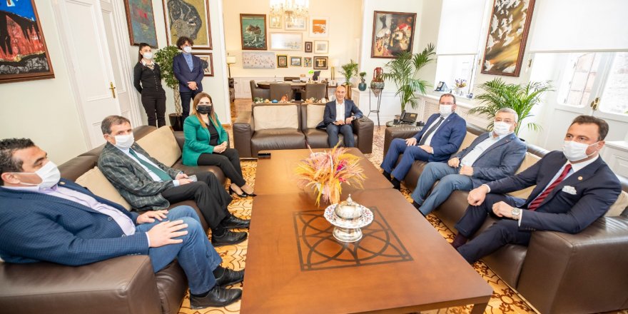 İzmir Büyükşehir Belediyesi'nden deprem brifingi