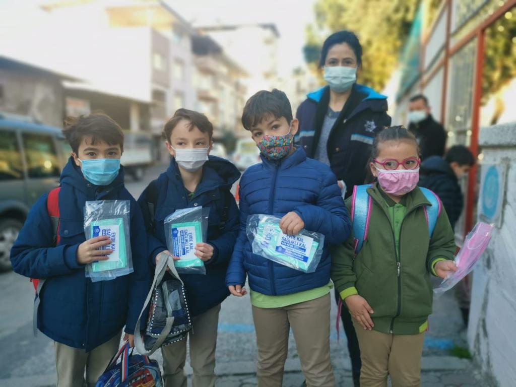AYDIN BÜYÜKŞEHİR BELEDİYESİ OKULLARIN AÇILMASIYLA BİRLİKTE ÖĞRENCİLER İÇİN DE TEDBİRLER ALIYOR