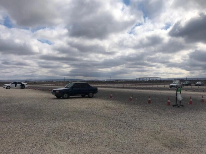 Uzun zaman sonra açılan oto pazarı boş kaldı