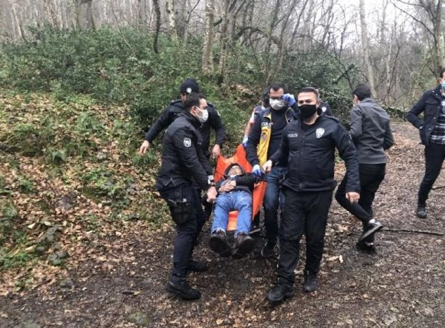 Ormanda bulduğu silahla kendini vurdu