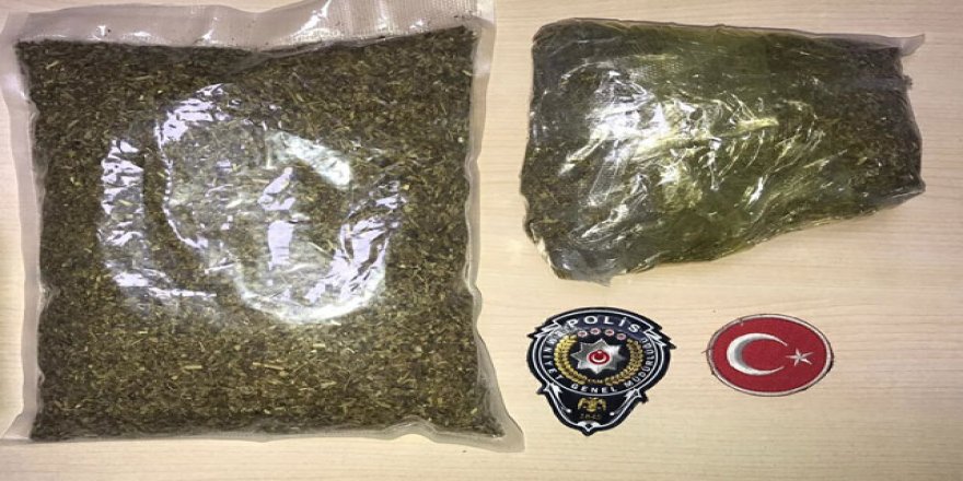 Hamile olduğu ileri sürülen kadının karnından yaklaşık 1 kilo bonzai çıktı