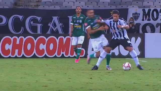 Hulk'un tek hamleyle rakibini yere sermesi Brezilya basınında gündem oldu