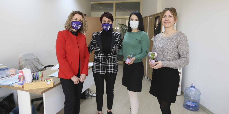 Aydın Büyükşehir'den Kadınlara Çiçek