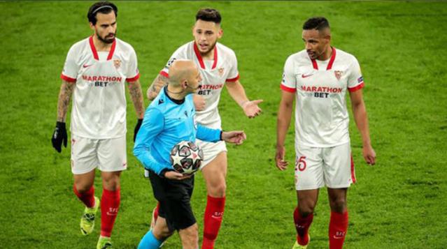 Cüneyt Çakır, Şampiyonlar Ligi'nde geceye damga vurdu!