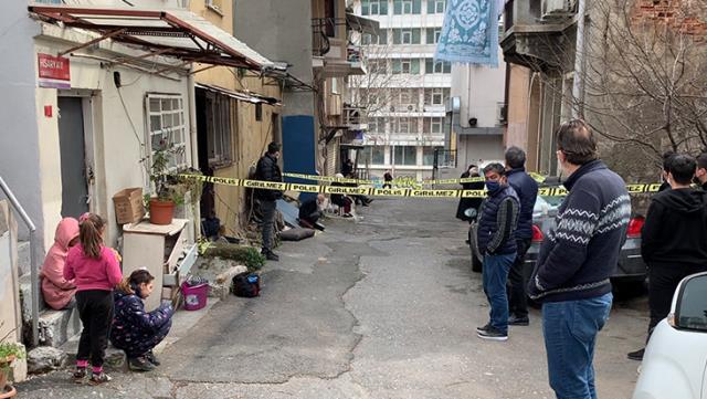 Yalnız yaşayan yaşlı adam, evinde asılı halde bulundu