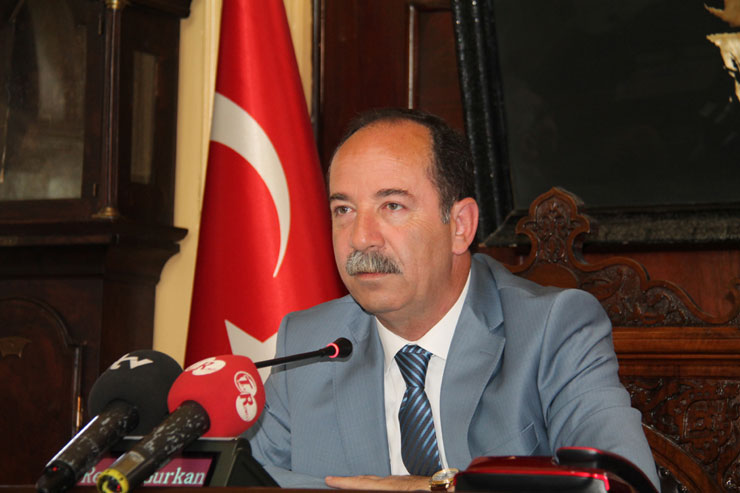 Edirne belediye başkanına iki ay 15 gün hapis cezası