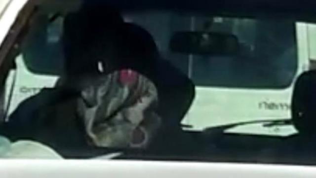 Trafikte hayrete düşüren görüntü!